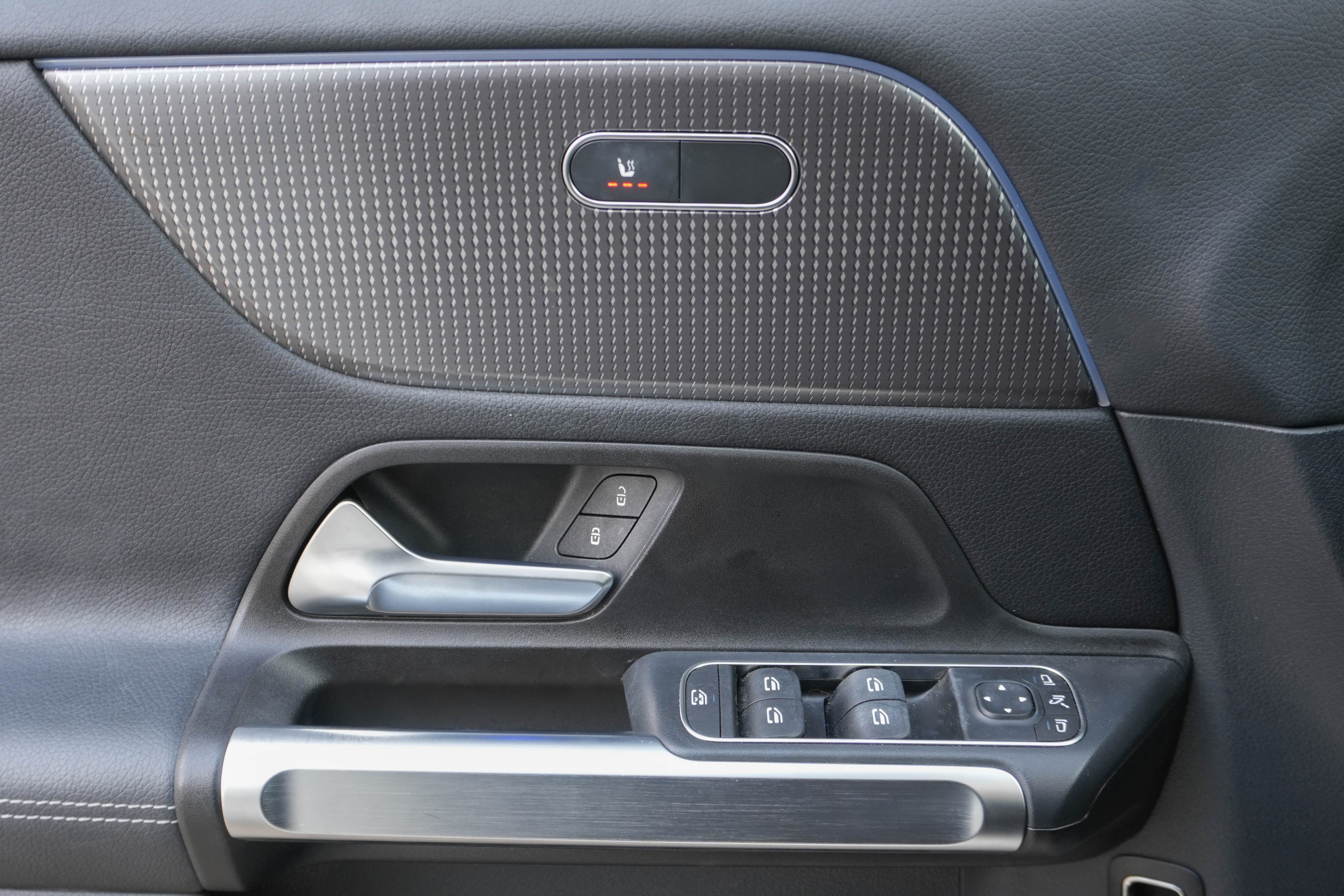 Used 2022 Mercedes-Benz GLB 250 4MATIC image 16