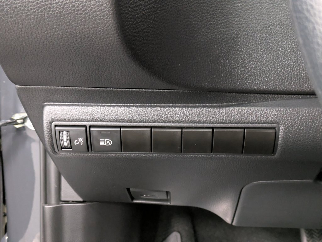 Used 2024 Toyota Corolla LE image 21