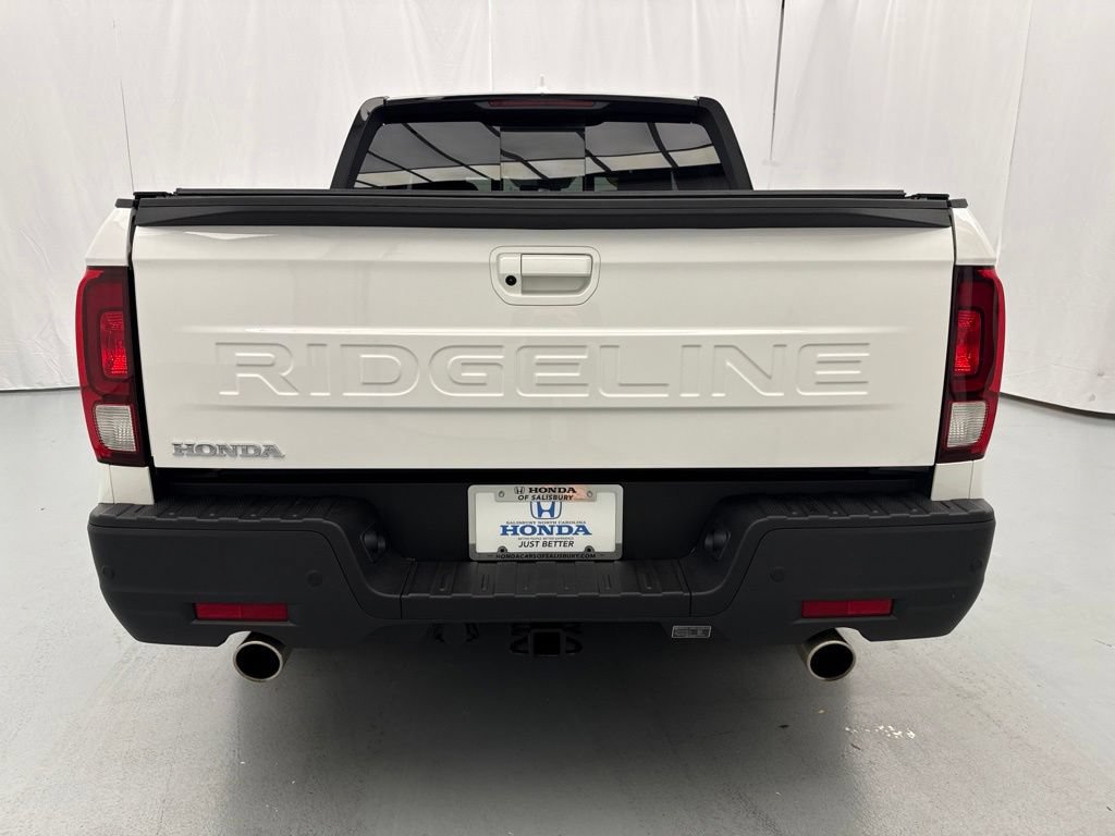 Used 2025 Honda Ridgeline Black Edition image 7