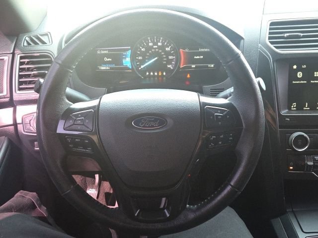 Used 2018 Ford Explorer XLT w/ Equipment Group 202A AWD/4WD image 37