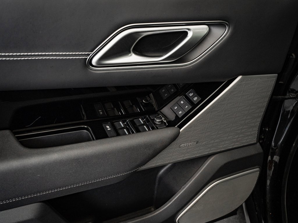 Used 2022 Land Rover Range Rover Velar R-Dynamic S image 26