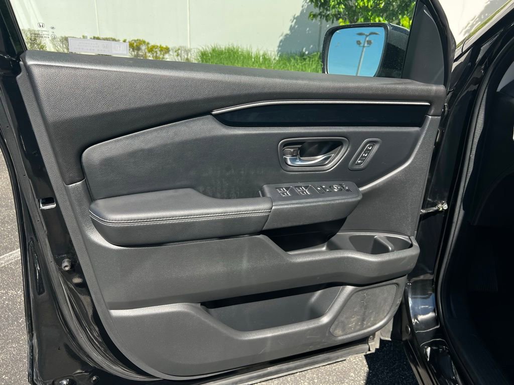 Used 2023 Honda Pilot Touring image 19