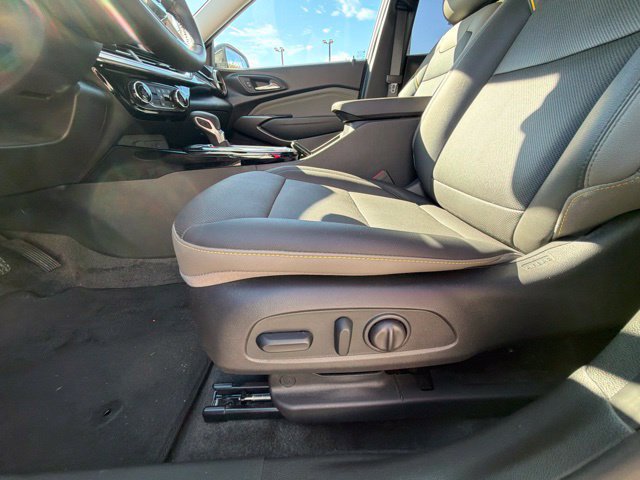 Used 2025 Chevrolet Trax ACTIV w/ Driver Confidence Package FWD image 38