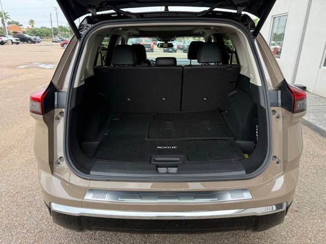 Certified 2024 Nissan Rogue Platinum FWD image 28