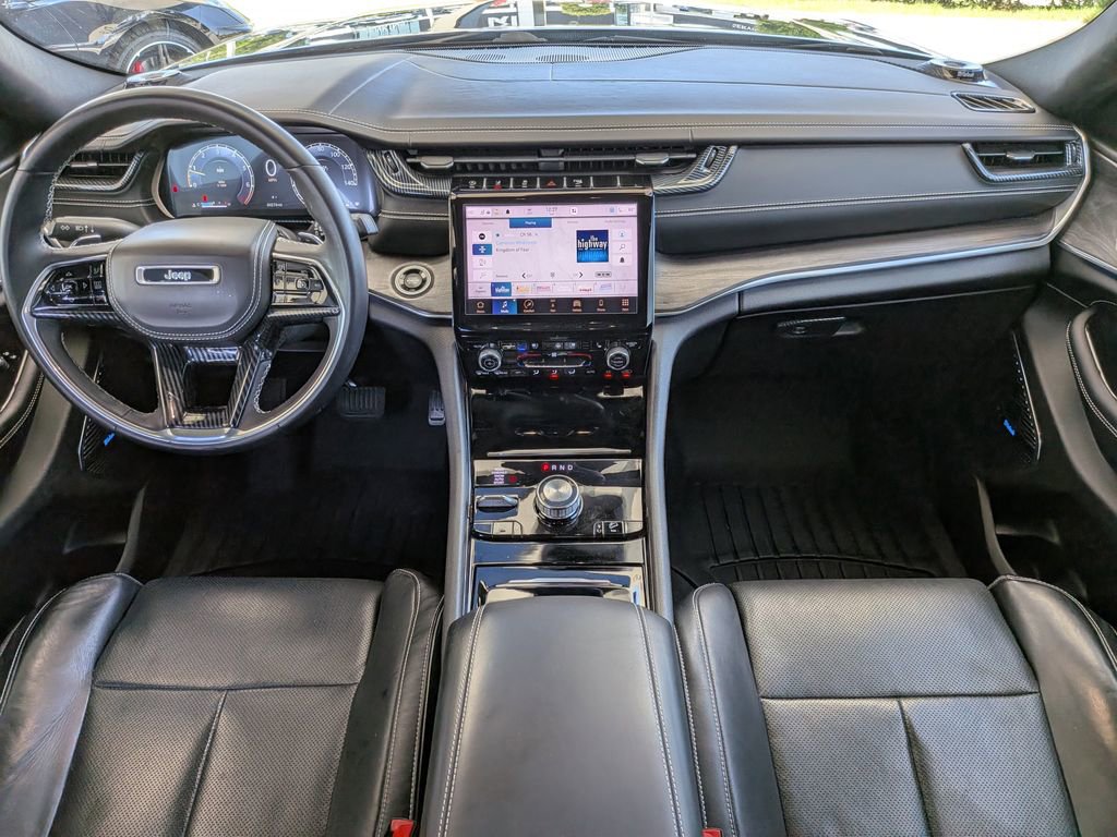 Used 2021 Jeep Grand Cherokee L Overland w/ Luxury Tech Group IV AWD/4WD image 14