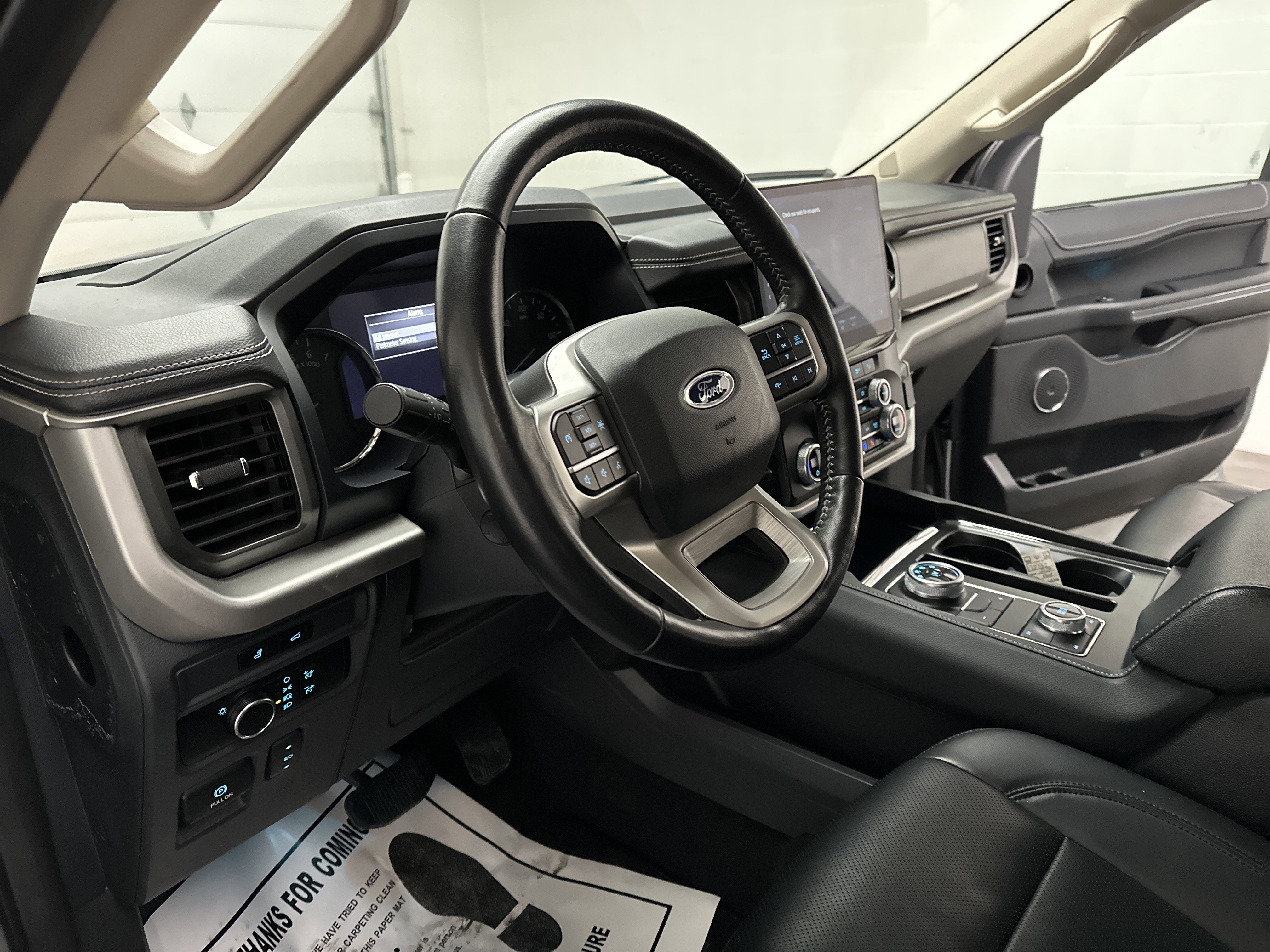 Used 2024 Ford Expedition Max XLT image 18