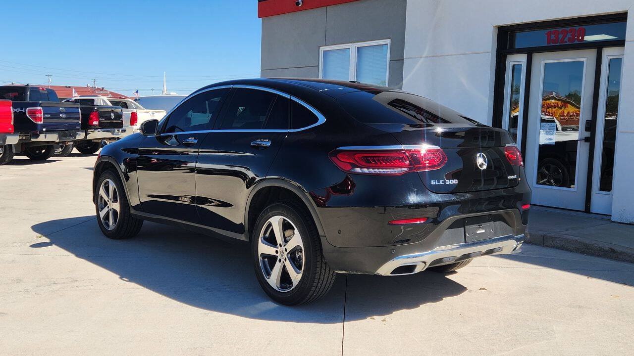 Used 2023 Mercedes-Benz GLC 300 4MATIC Coupe image 4