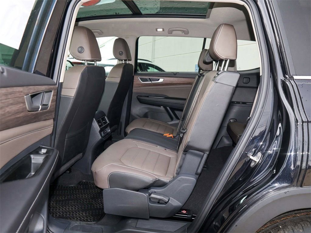 New 2026 Volkswagen Atlas SEL image 15