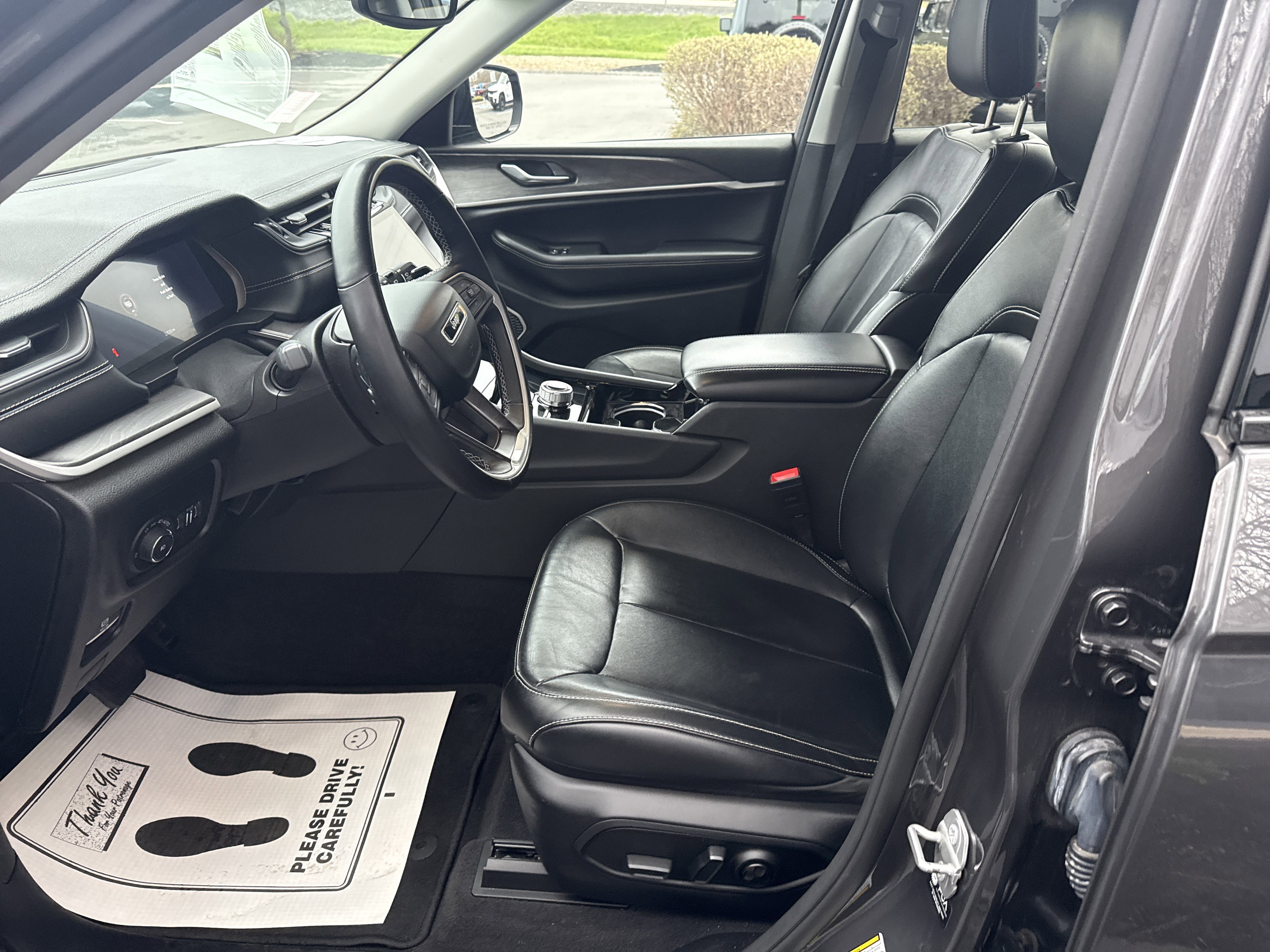 Used 2021 Jeep Grand Cherokee L Limited image 12