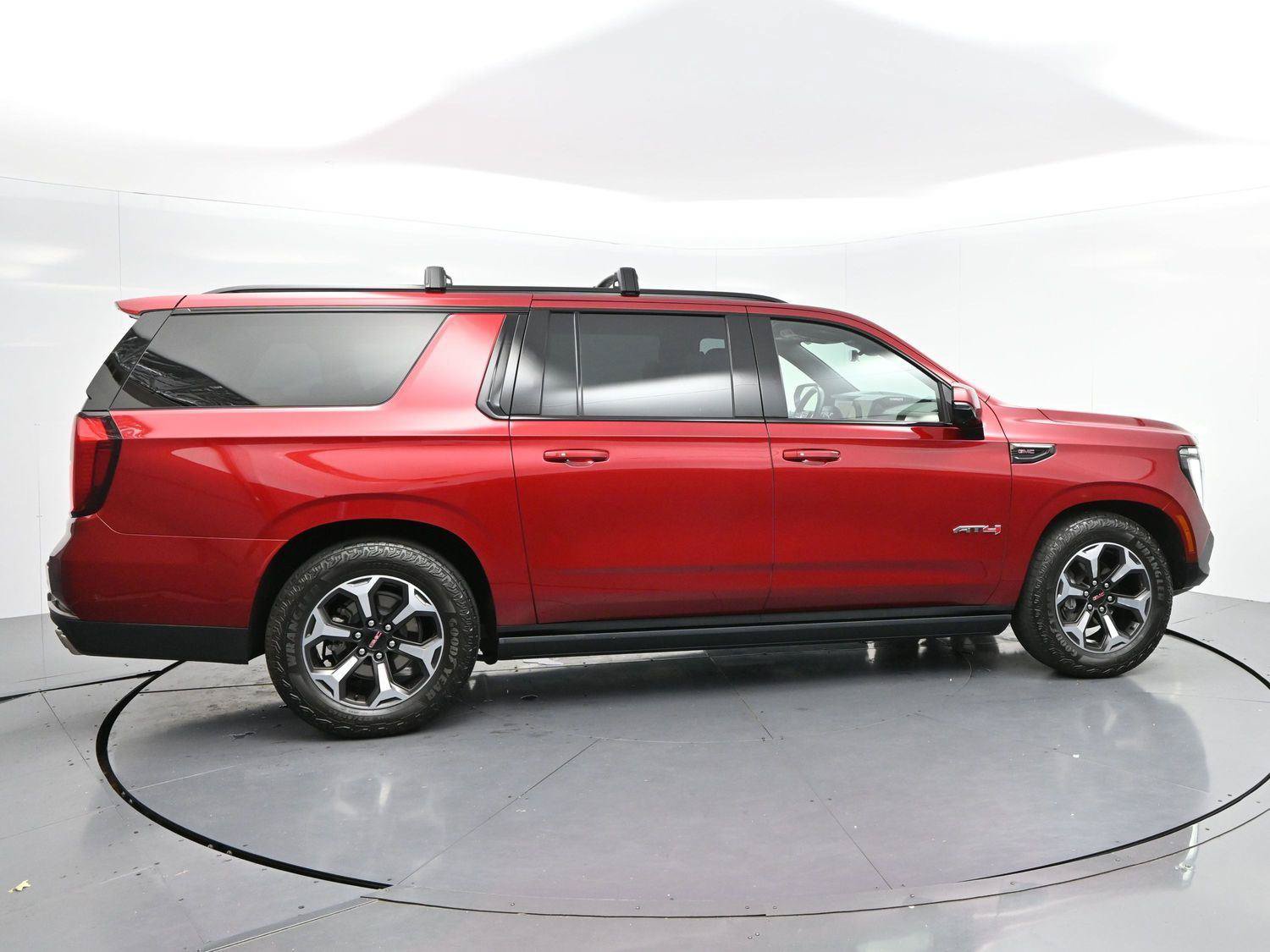 Used 2025 GMC Yukon XL AT4 Ultimate AWD/4WD image 8