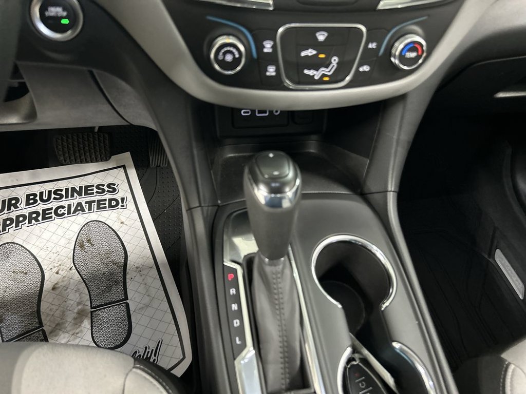 Certified 2020 Chevrolet Equinox LS w/ LPO, Floor Liner Package FWD image 17