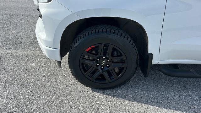 Certified 2022 Chevrolet Silverado 1500 RST w/ Redline Edition AWD/4WD image 9