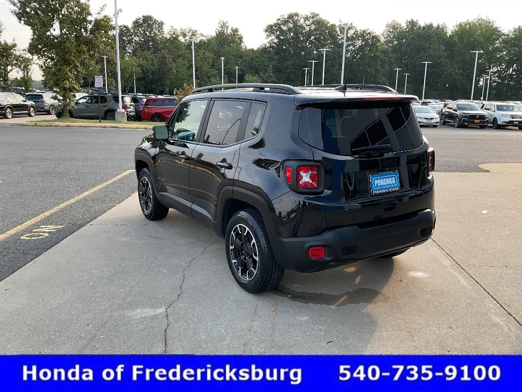 Used 2023 Jeep Renegade Latitude AWD/4WD image 4