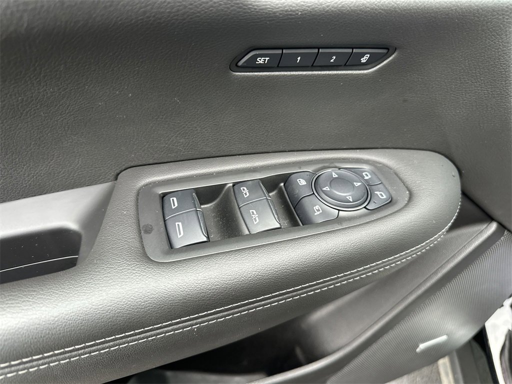 Used 2023 Cadillac XT6 Premium Luxury image 13