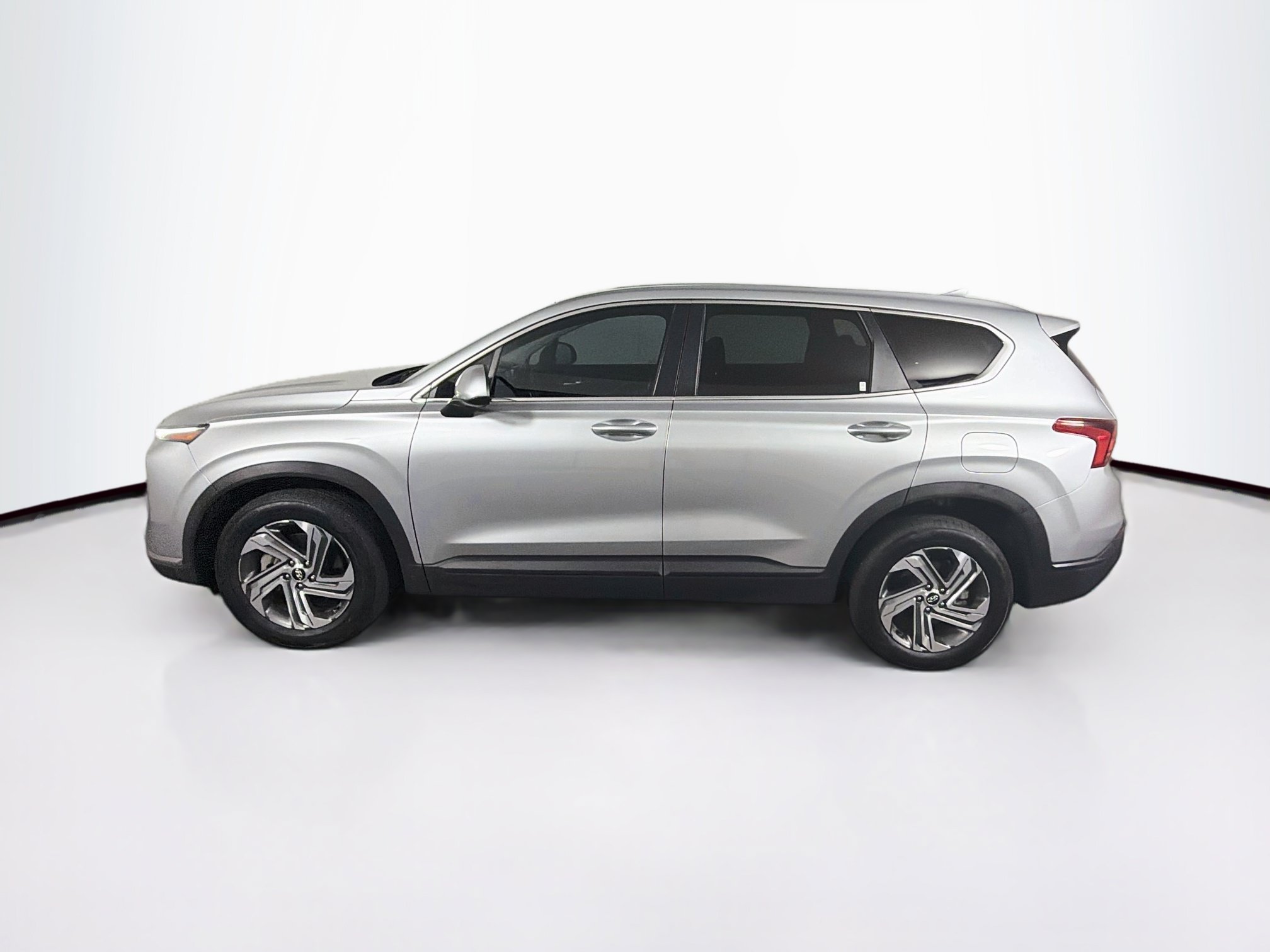 Used 2023 Hyundai Santa Fe SE FWD image 4