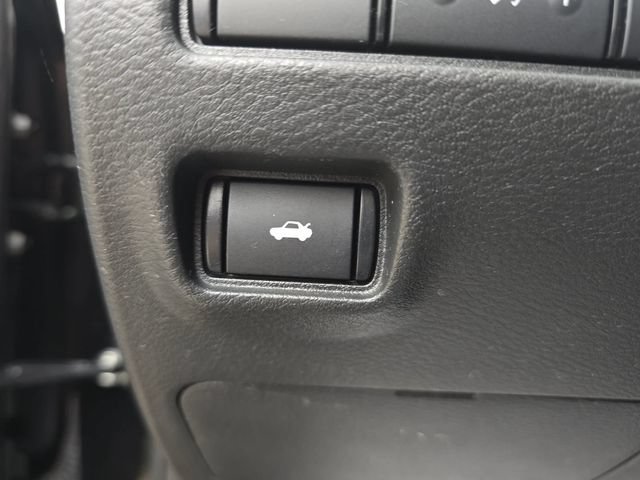 Used 2025 Nissan Sentra SV FWD image 34