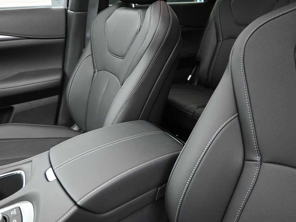 New 2026 INFINITI QX60 Luxe w/ Cargo Package image 14