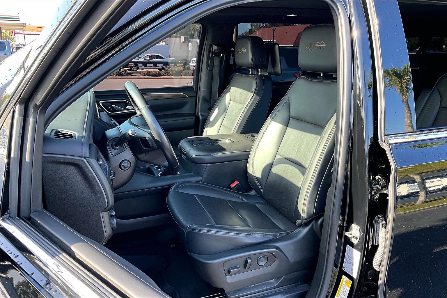 Used 2021 Chevrolet Suburban High Country image 17