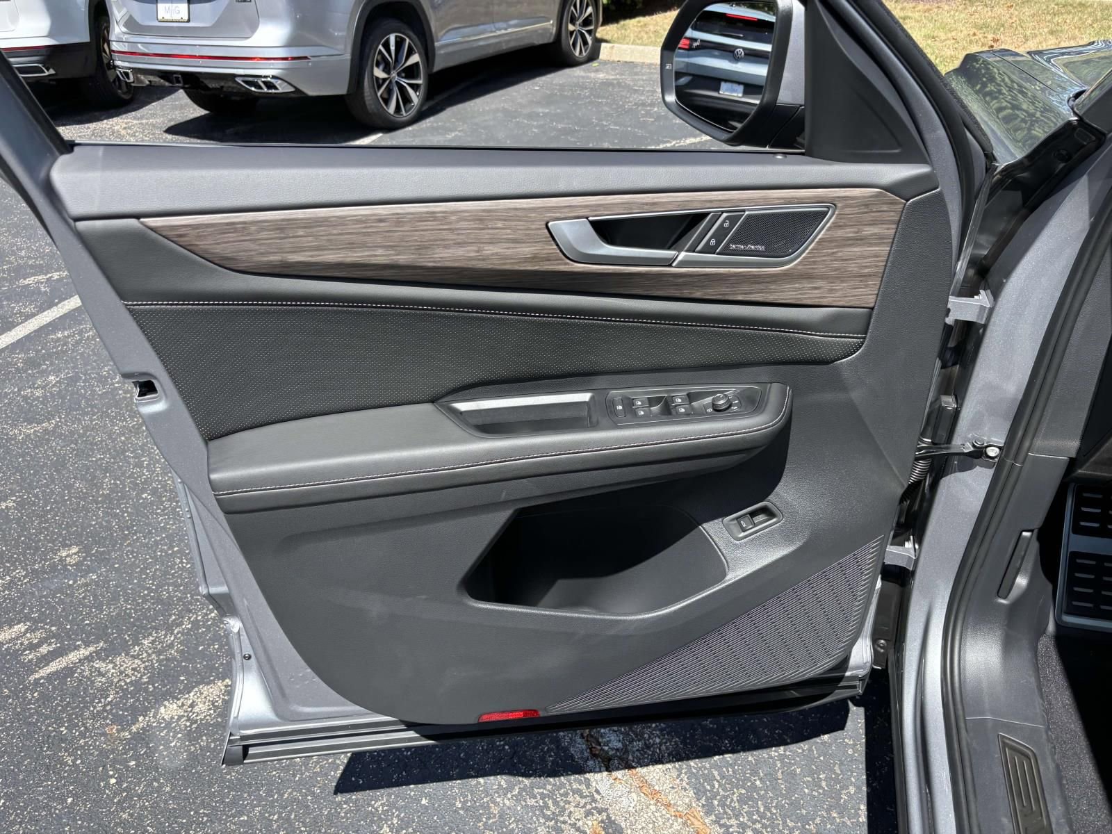 New 2026 Volkswagen Atlas SEL Premium R-Line image 11