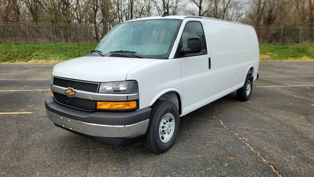 New 2025 Chevrolet Express 2500 Extended image 5