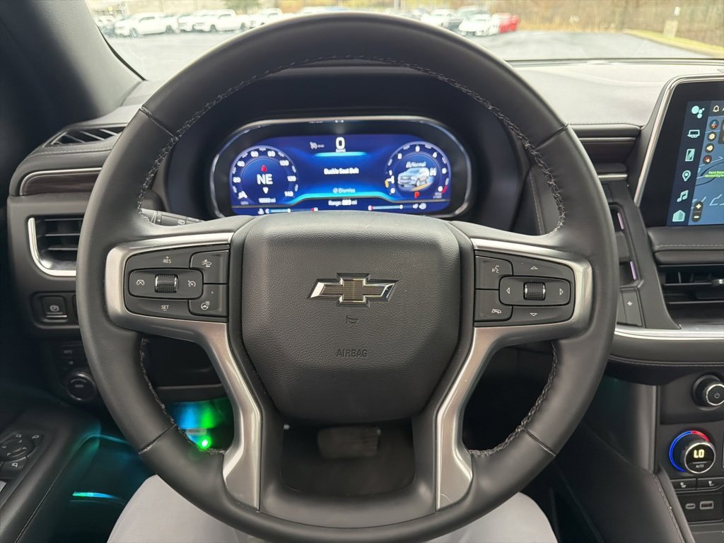 Used 2024 Chevrolet Suburban Z71 w/ Luxury Package image 17