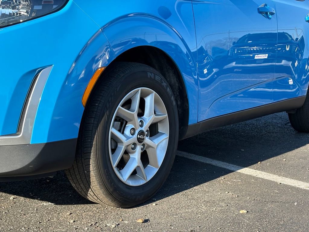 Certified 2024 Kia Soul S image 9