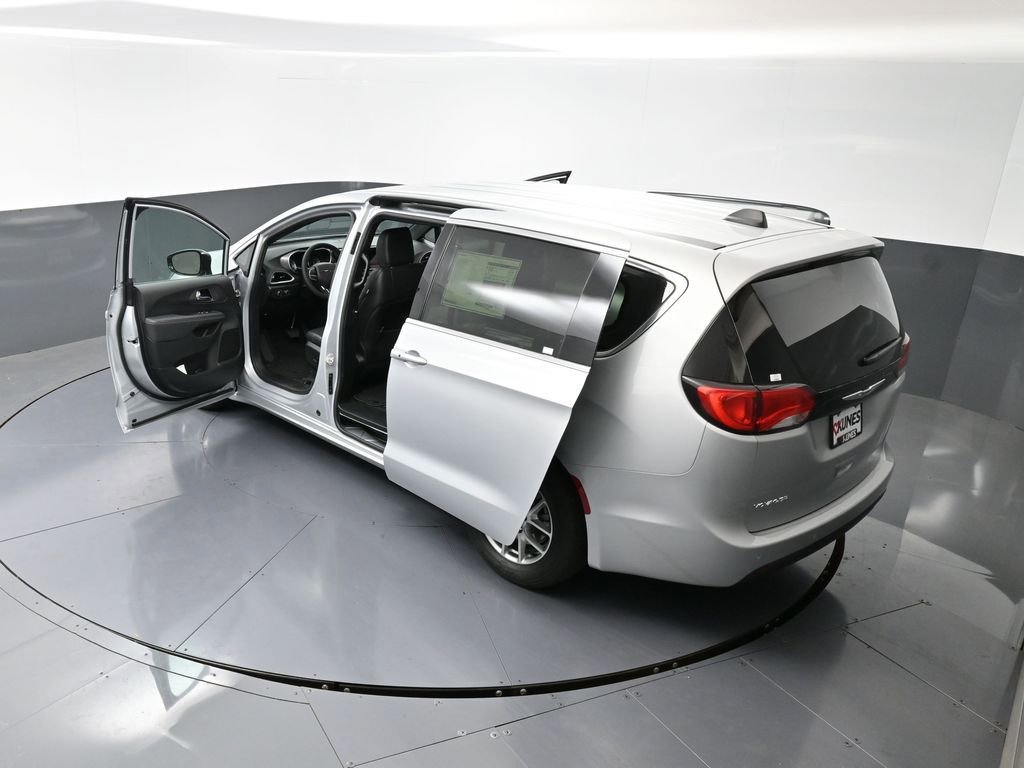 New 2026 Chrysler Voyager LX image 57