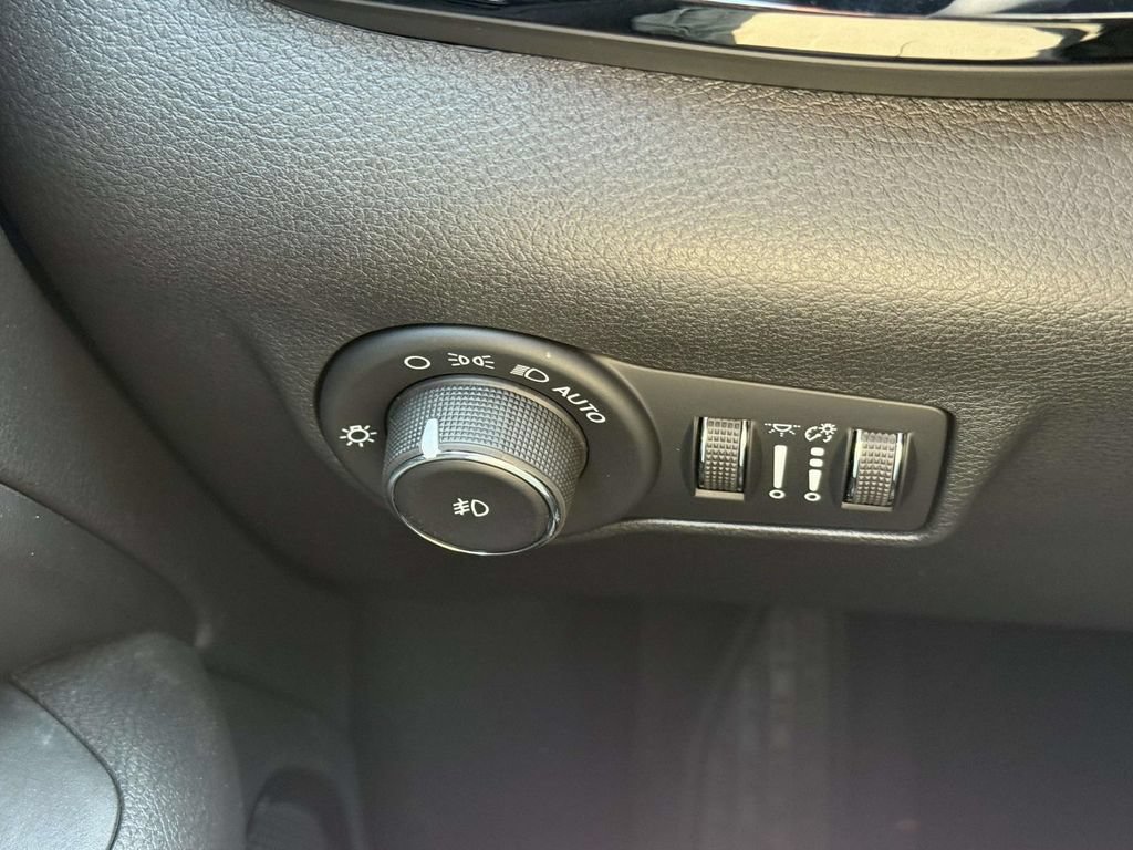 New 2026 Jeep Compass Latitude AWD/4WD image 26