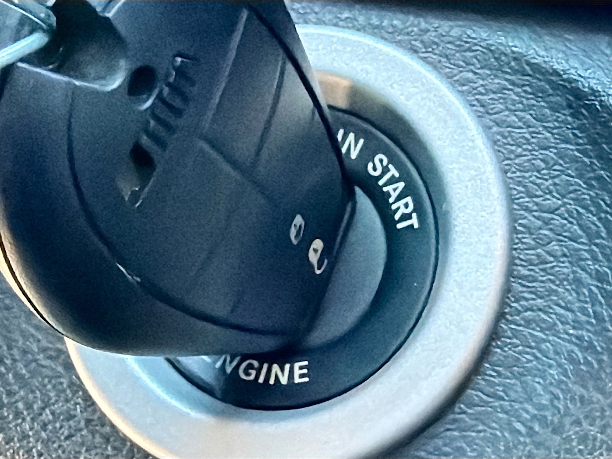 Used 2019 RAM 1500 Classic SLT w/ Luxury Group image 33