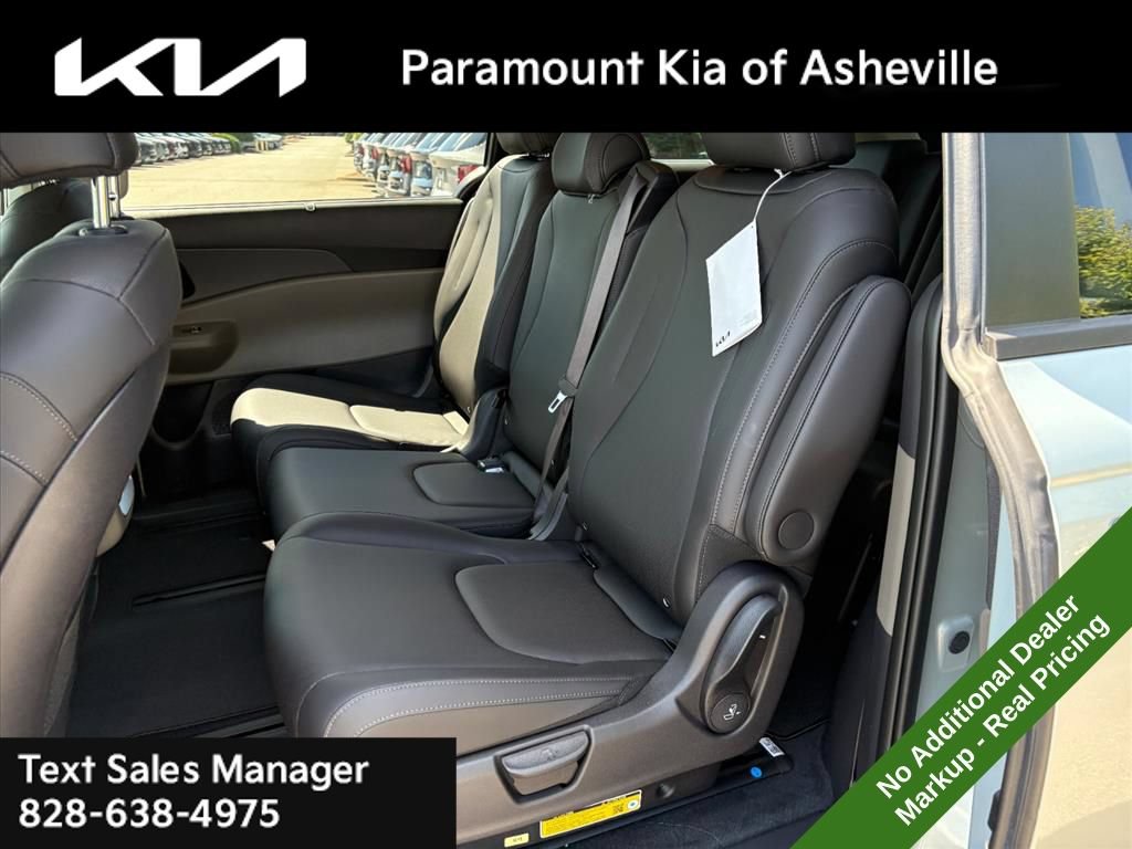 New 2026 Kia Carnival EX FWD image 21