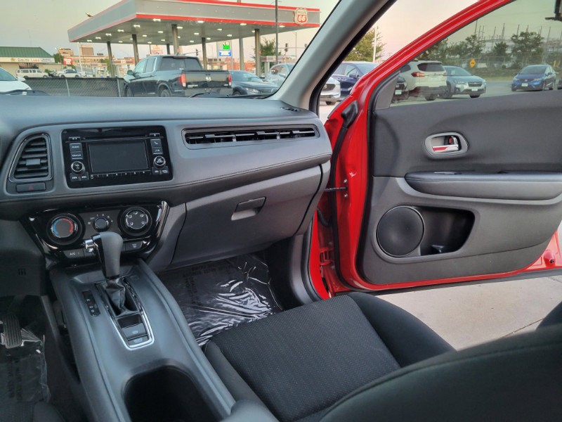 Used 2017 Honda HR-V LX image 23