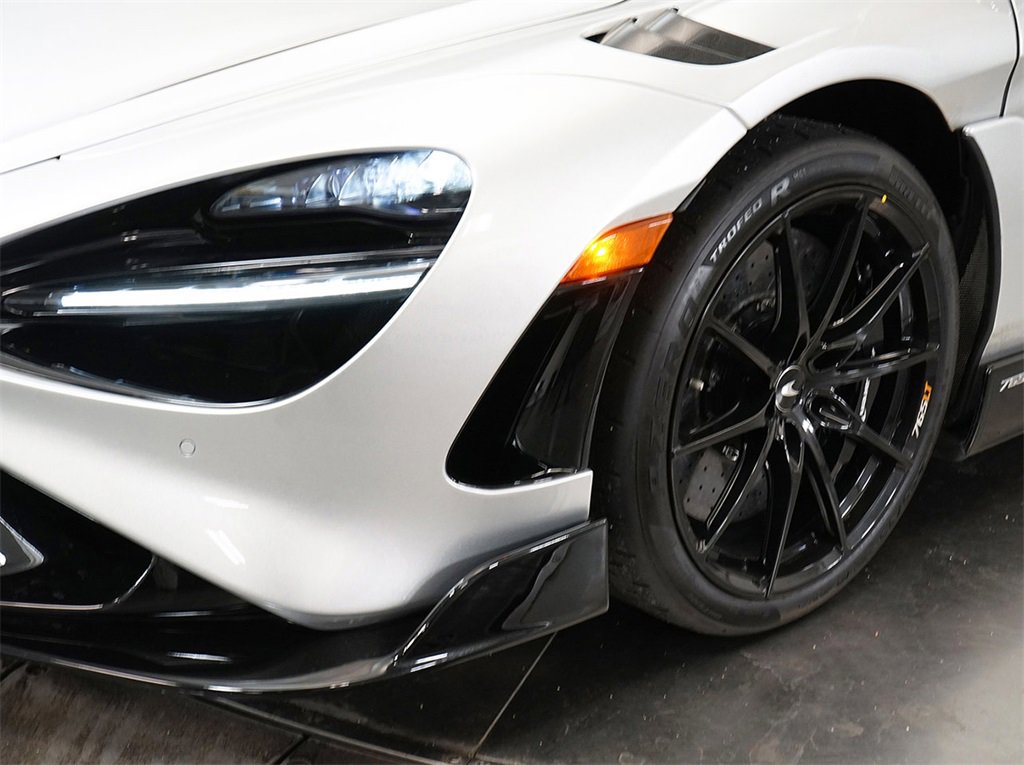 Used 2022 McLaren 765LT image 6