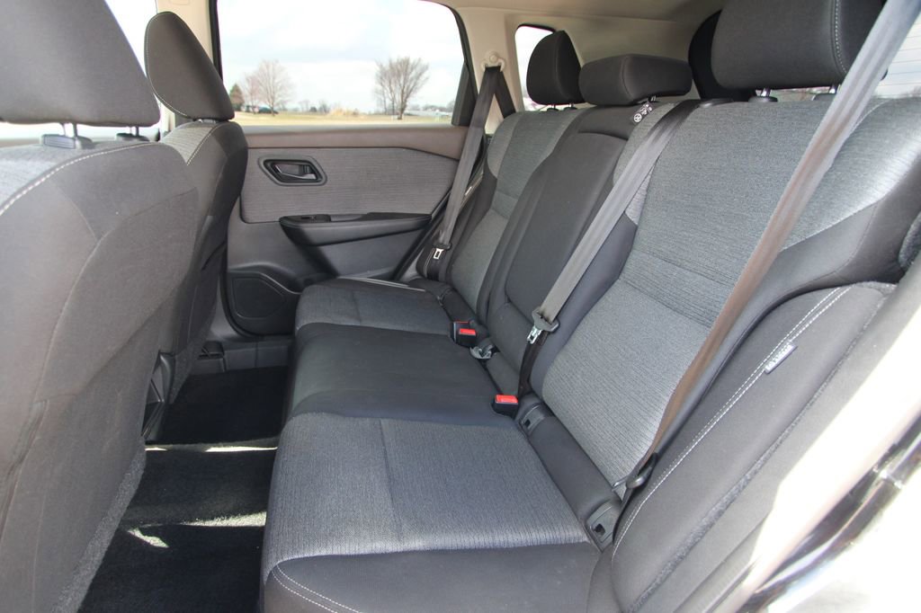 Used 2022 Nissan Rogue S image 7