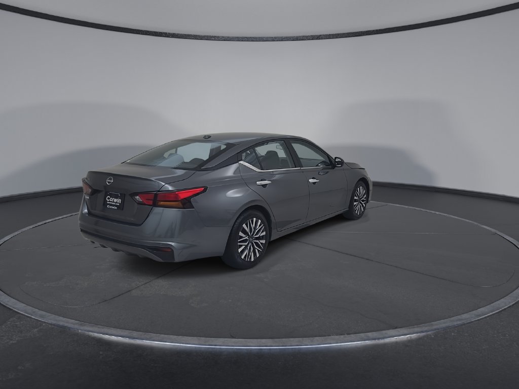 Used 2025 Nissan Altima 2.5 SV FWD image 16