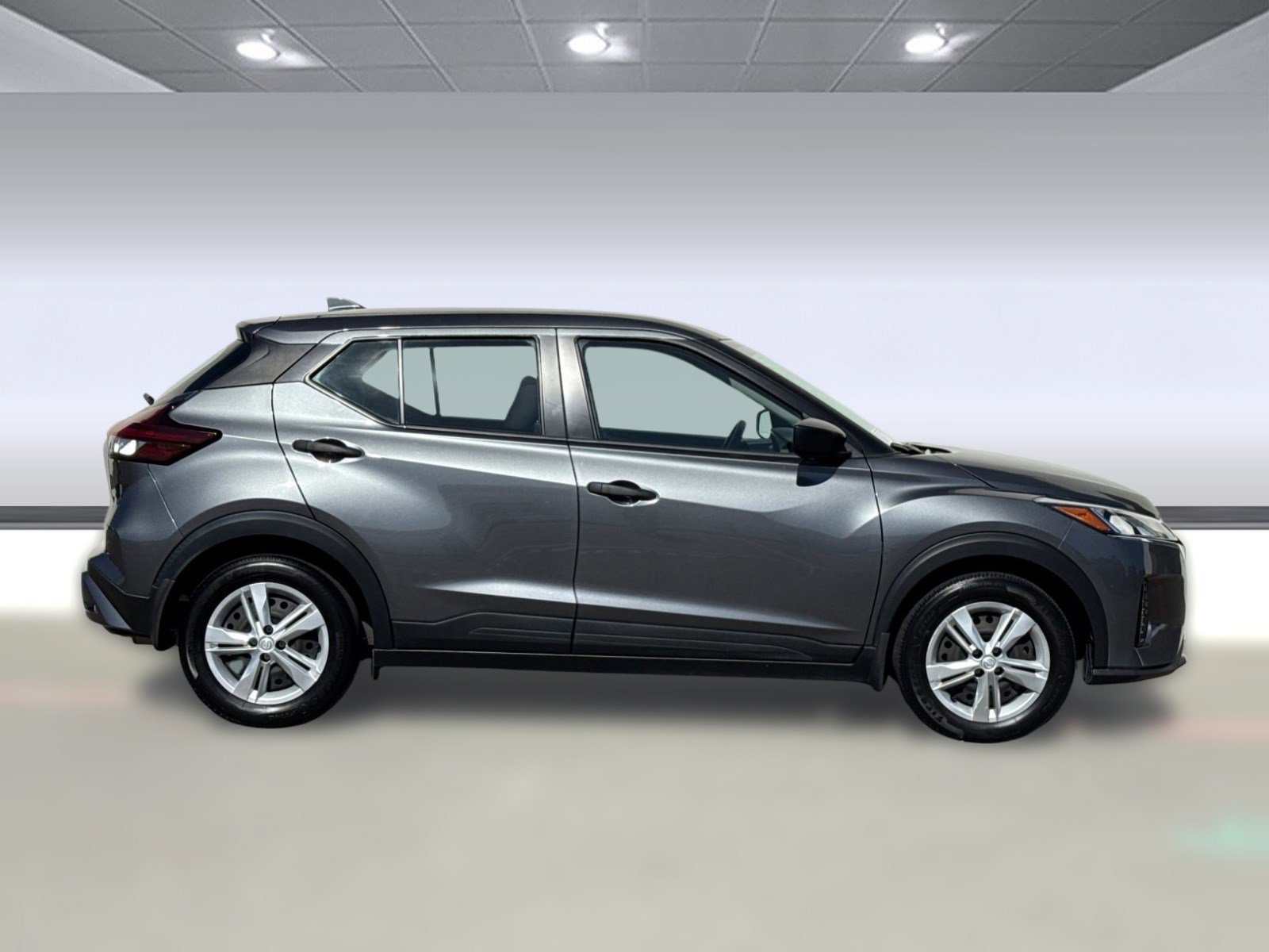 Used 2023 Nissan Kicks S image 7