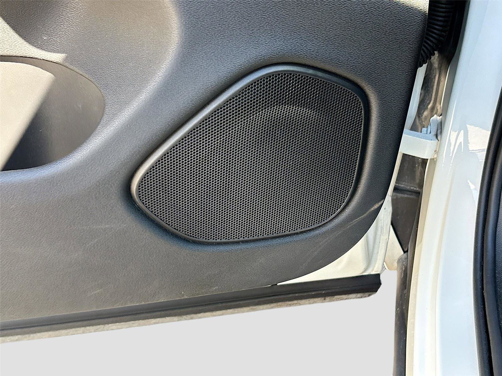 Used 2020 Volvo XC60 T6 Momentum AWD/4WD image 21