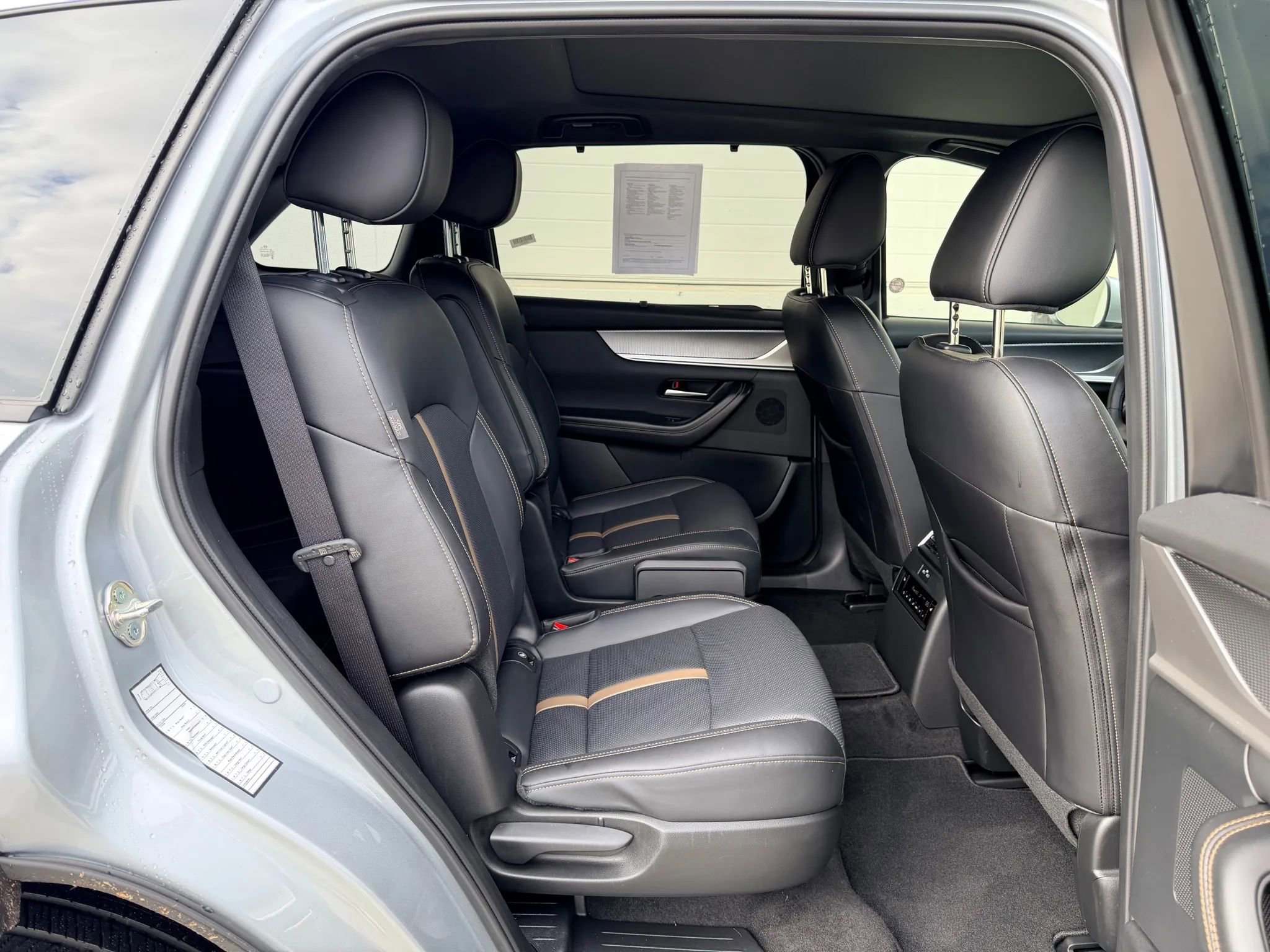 Used 2025 MAZDA CX-90 3.3 Turbo w/ Premium Plus Pkg image 17