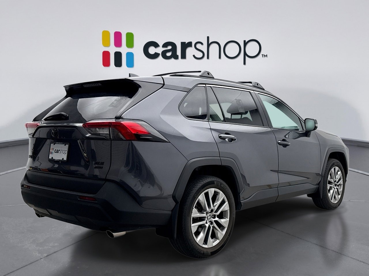 Used 2023 Toyota RAV4 XLE Premium image 5