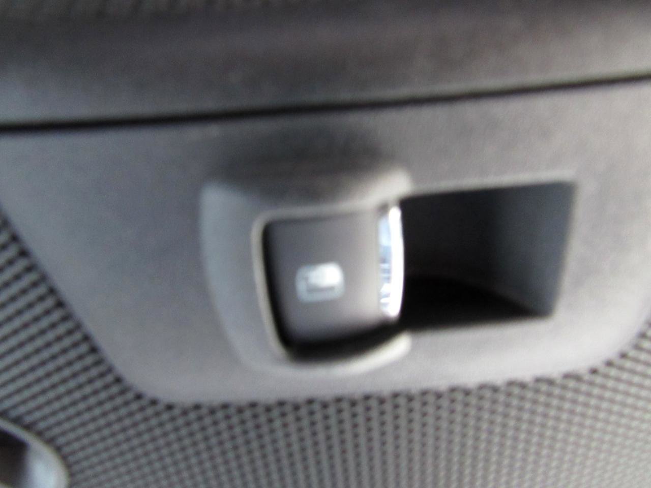 Used 2019 Ford F150 Platinum w/ Equipment Group 701A Luxury image 31