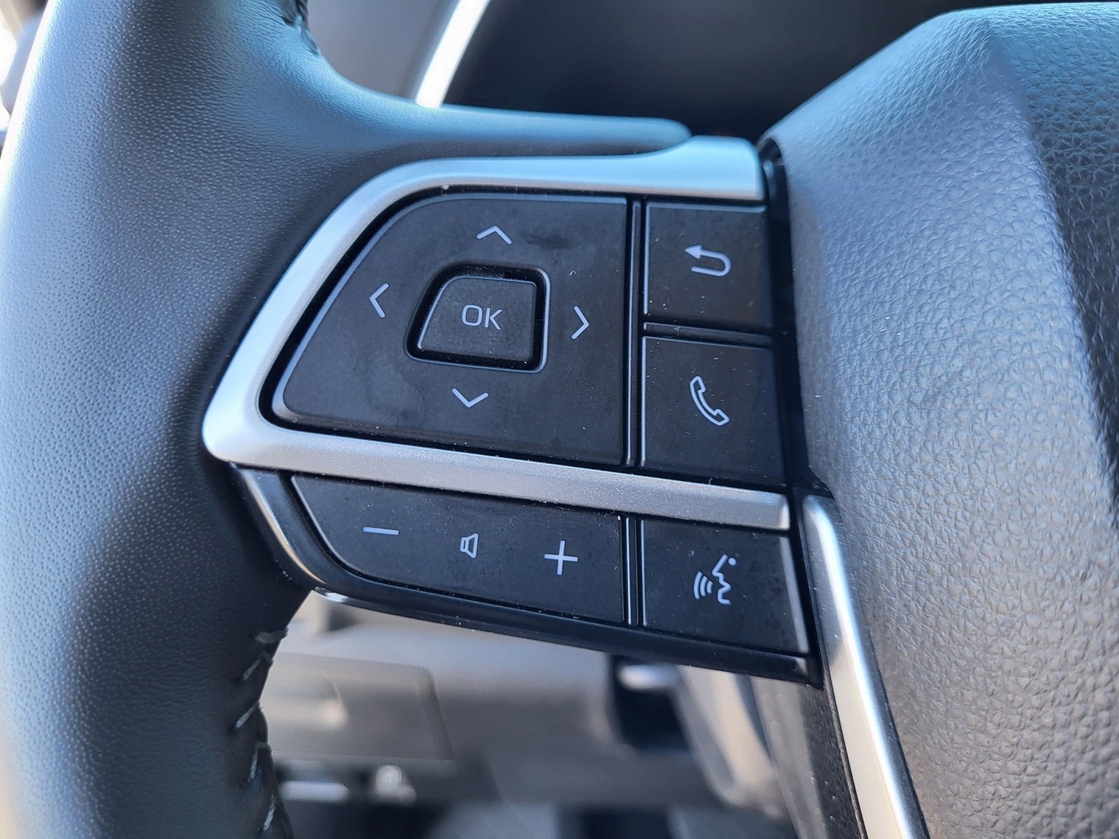 Certified 2025 Toyota Highlander XSE image 27