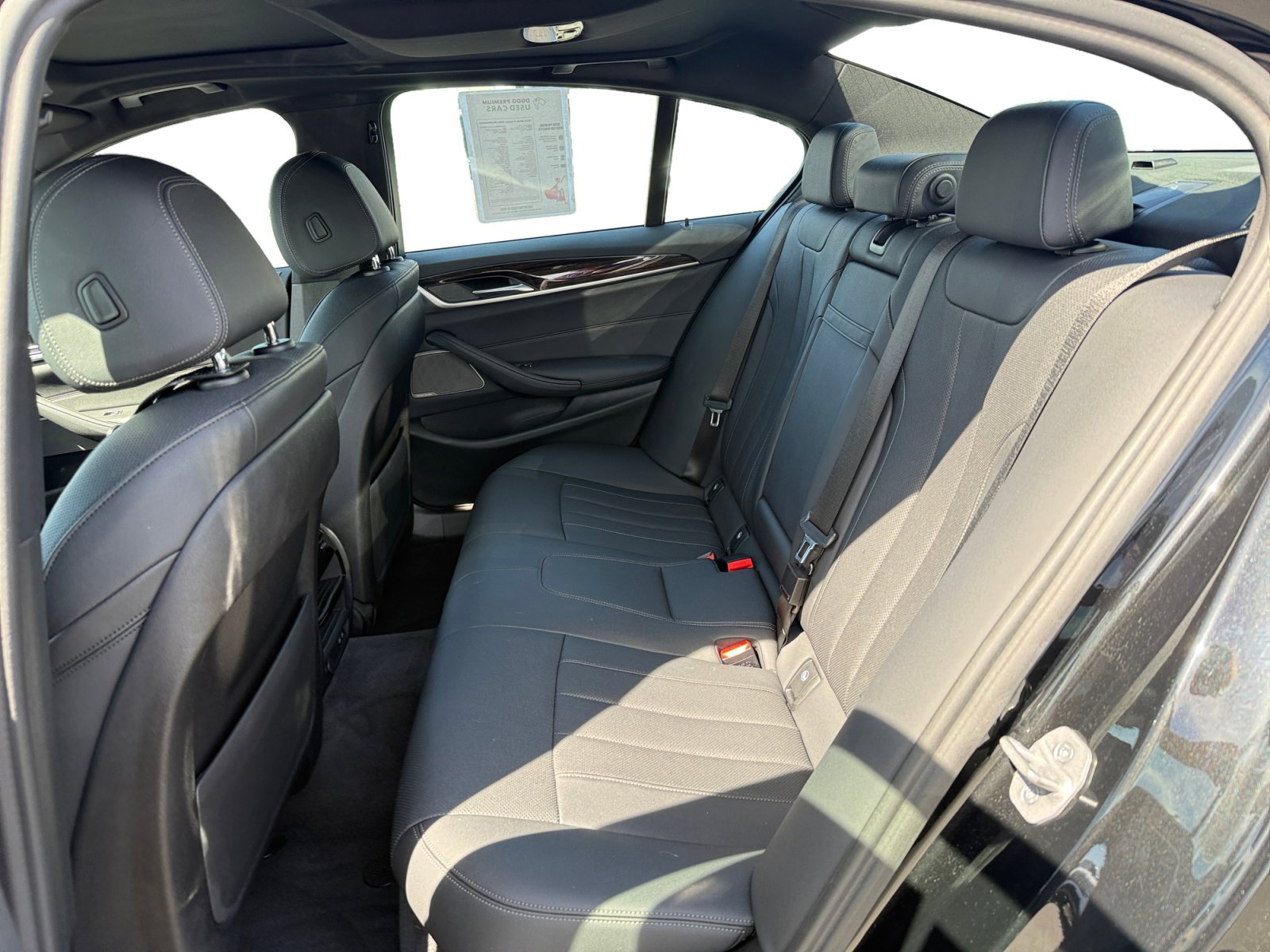 Used 2023 BMW 530e w/ Premium Package image 16