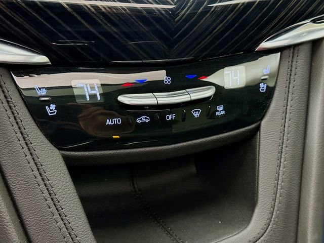 Used 2025 Cadillac XT6 Premium Luxury w/ Technology Package image 18