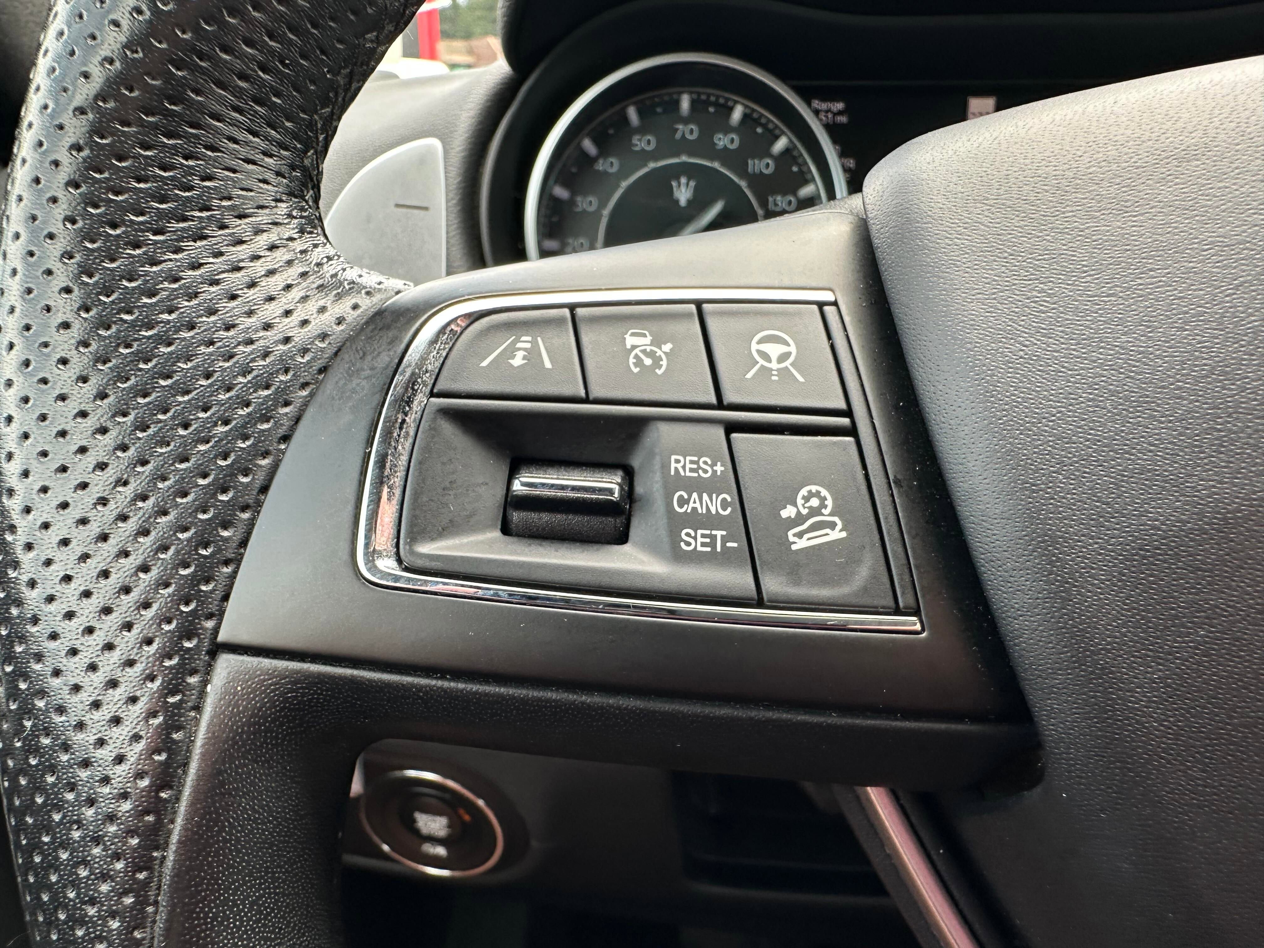 Used 2023 Maserati Levante Modena image 27