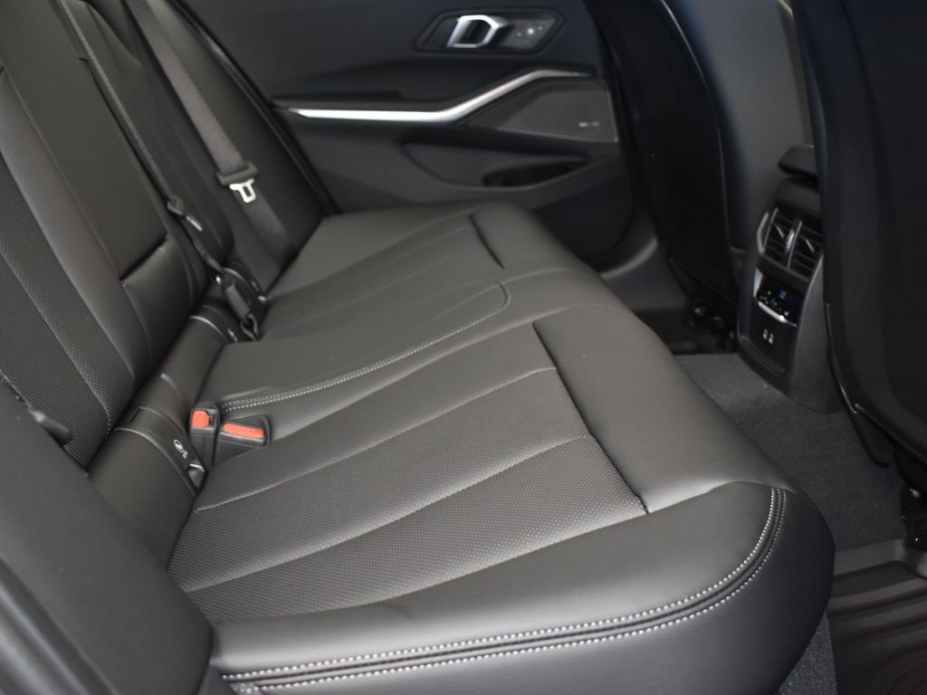 New 2026 BMW 330i Sedan w/ M Sport Package image 22