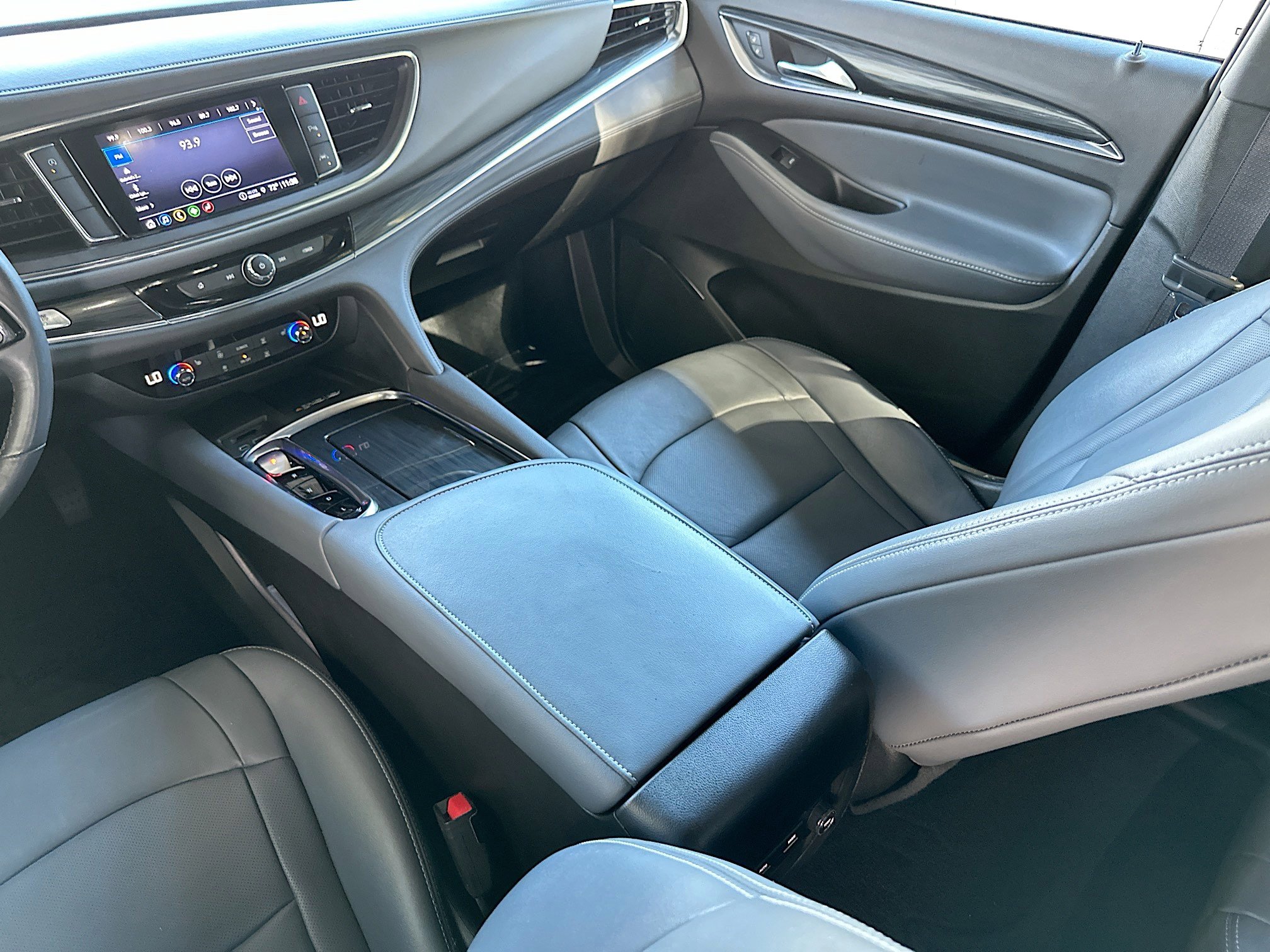 Used 2024 Buick Enclave Essence w/ Sport Touring Edition image 21