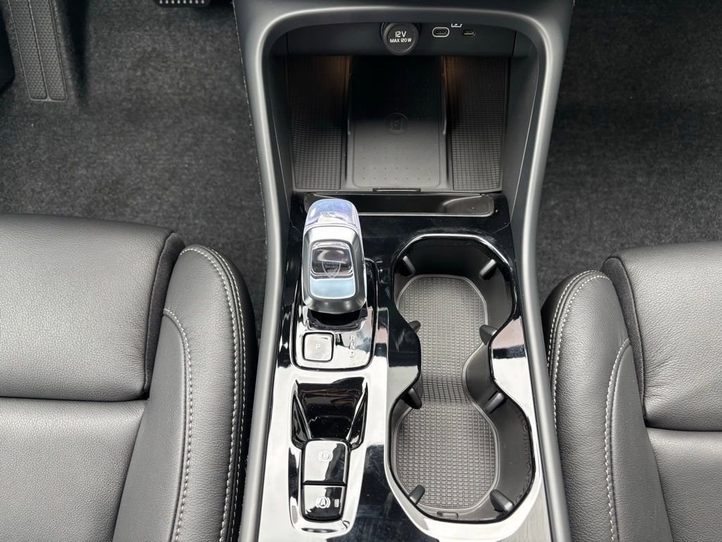 New 2026 Volvo XC40 B5 Plus w/ Protection Package Premier image 12