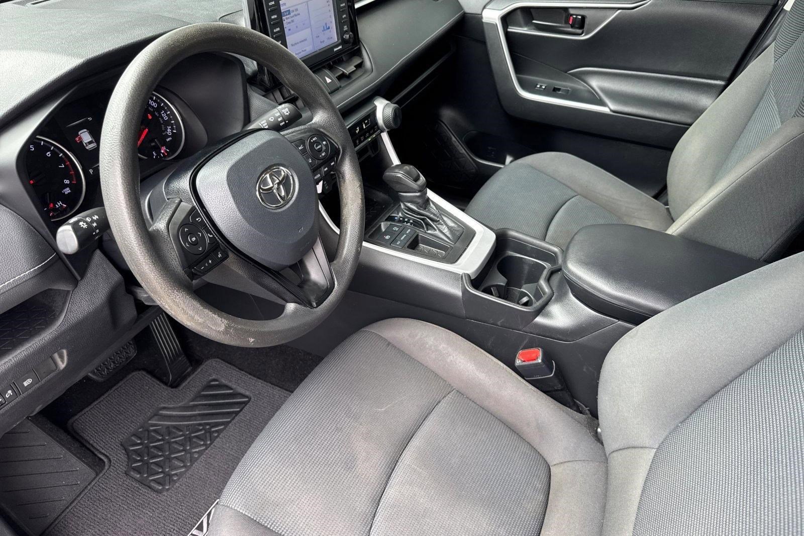 Certified 2021 Toyota RAV4 LE w/ Carpet Mat Package (TMS) FWD image 4
