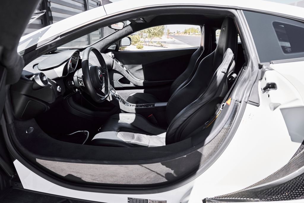 Used 2012 McLaren MP4-12C Coupe RWD image 32