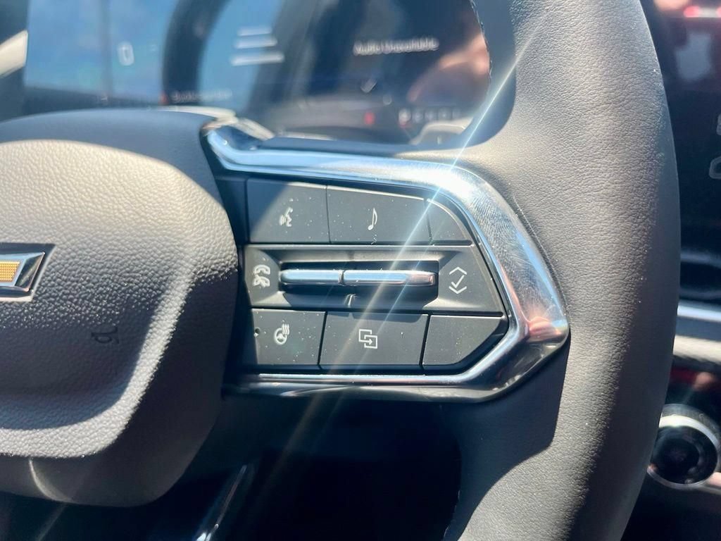 New 2026 Chevrolet Equinox LT w/ Safety and Technology Package AWD/4WD image 17