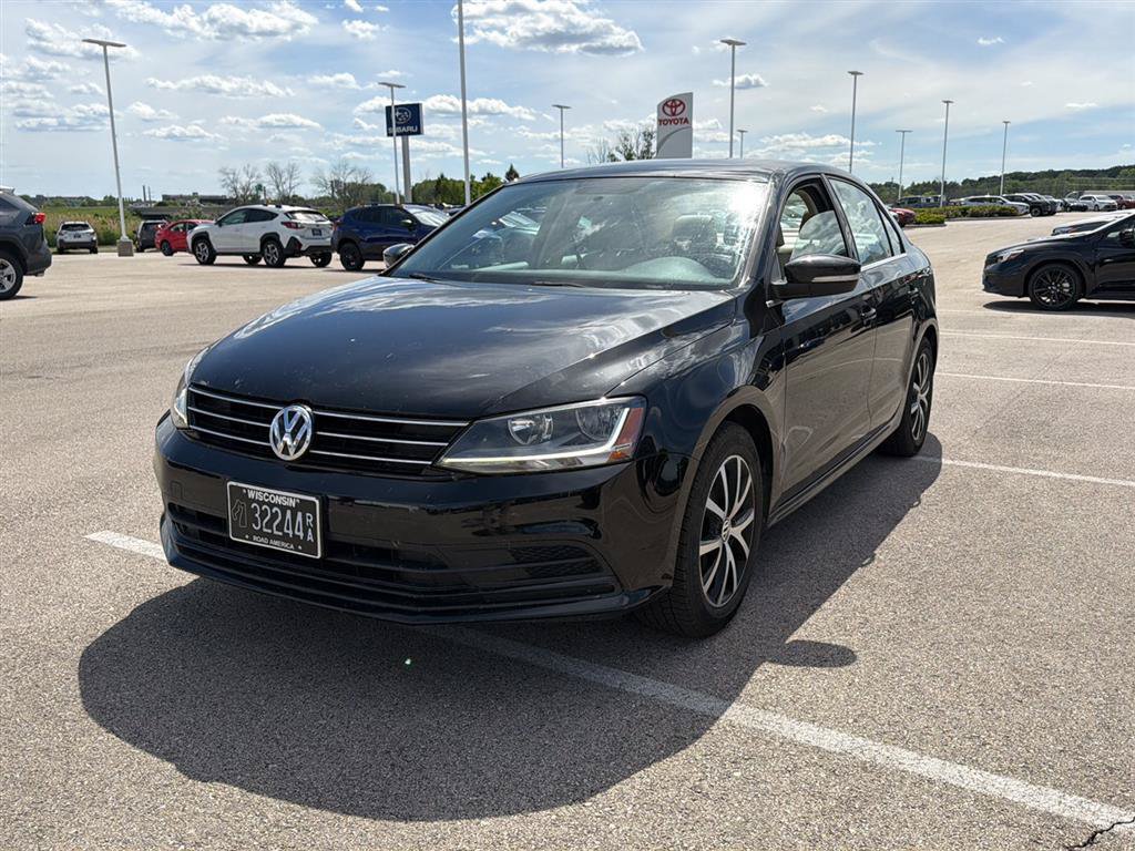 Used 2017 Volkswagen Jetta SE FWD image 3